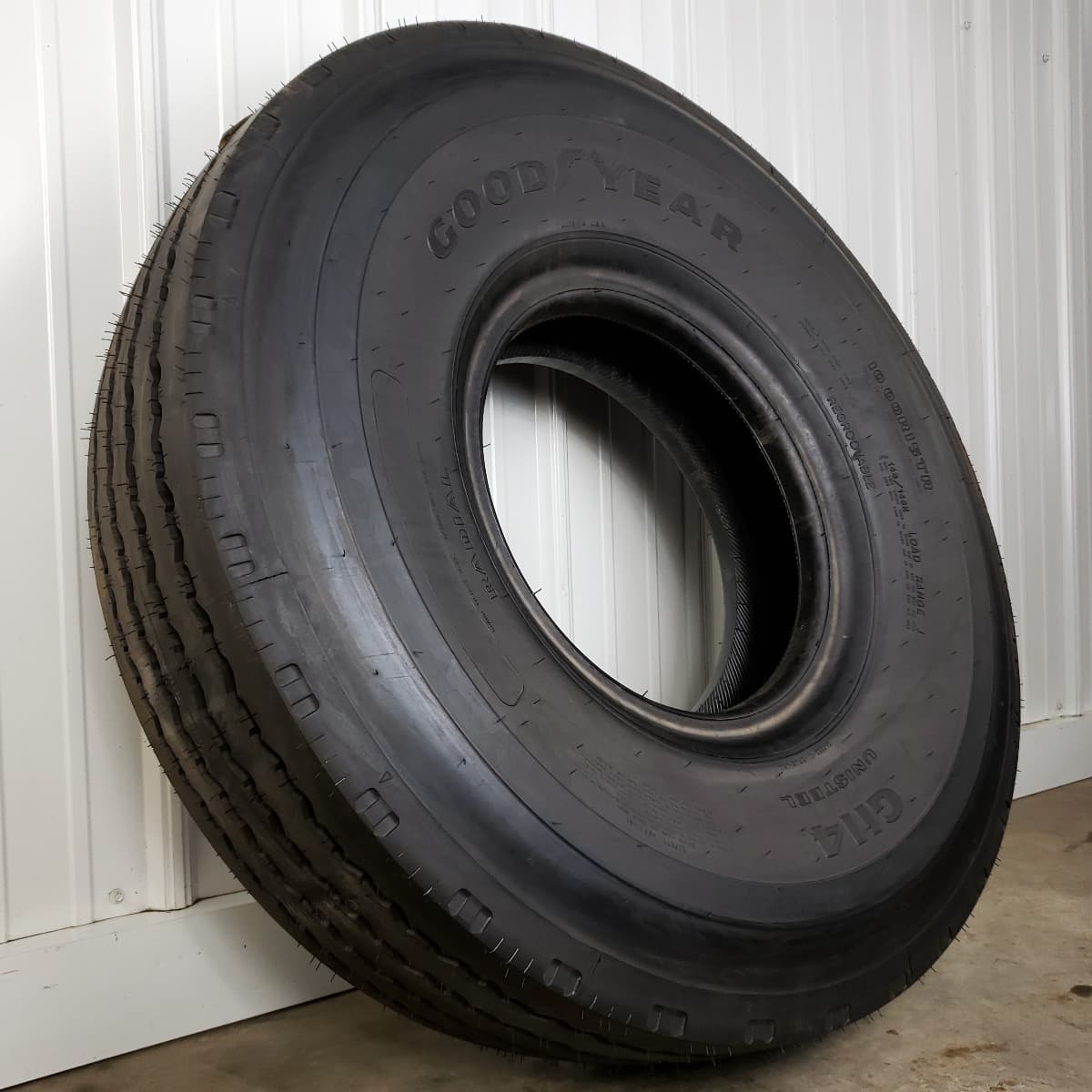 10.00 R15 TR Goodyear G114 Unisteel (J/18-Ply), 2015-2016 DOT-0