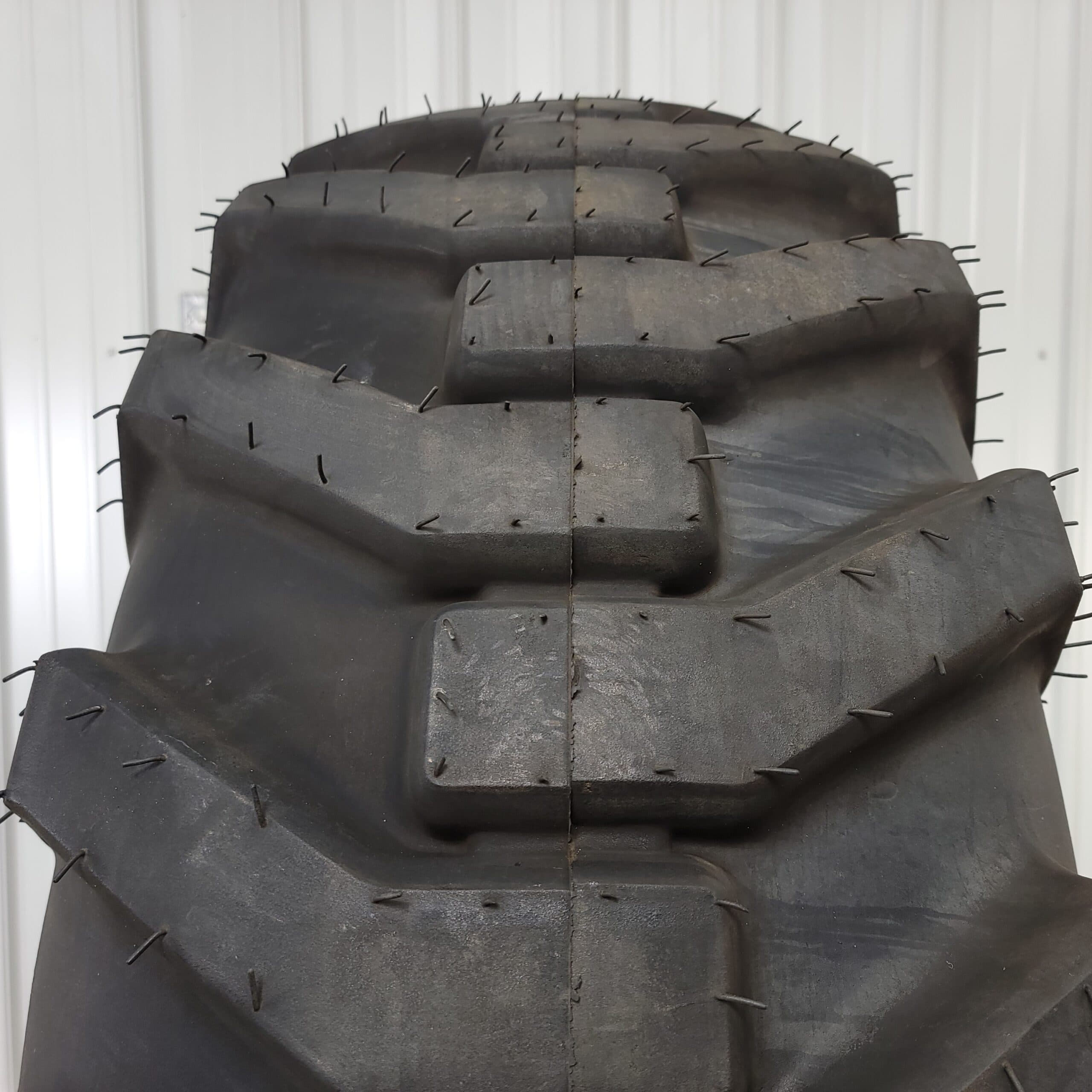 17.5-25 S.T.A. American Contractor E2/G2/L2 (12-Ply) w/ 100% Tread